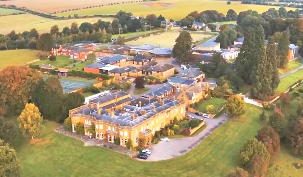 Summer Camp BELL Tudor Hall en Angleterre pour 11-17 ans
