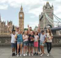 Une expérience rare — toute la famille progresse en anglais, ensemble