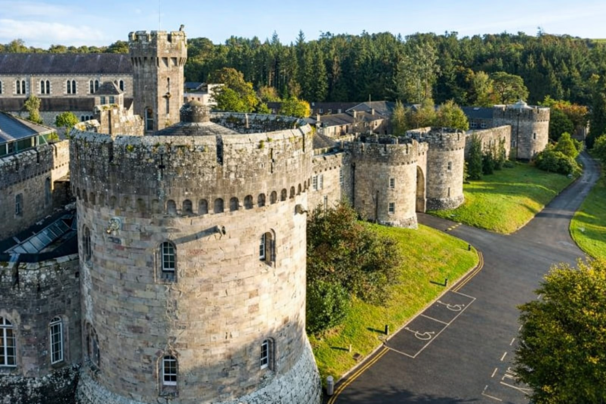 Summer Camp avec ICE à Glenstal : Sports et Multi-activités 12-17 ans