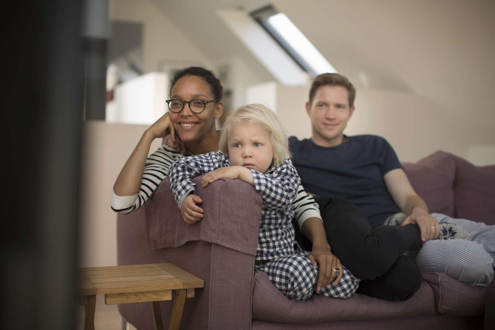 Regarder la télé en anglais en famille pour résoudre les difficultés d'anglais au primaire